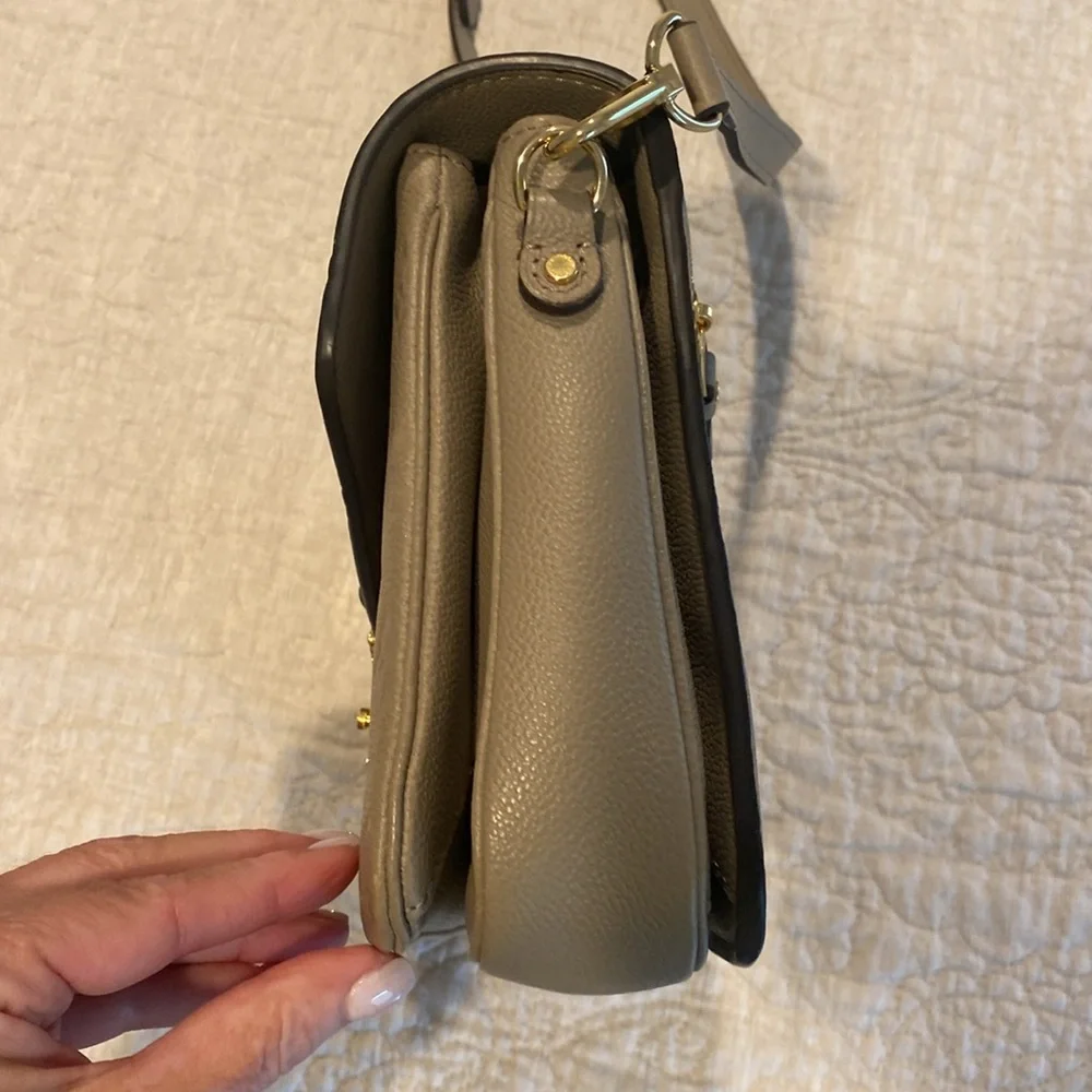 Louis Vuitton Pochette Metis Monogram Women Bag